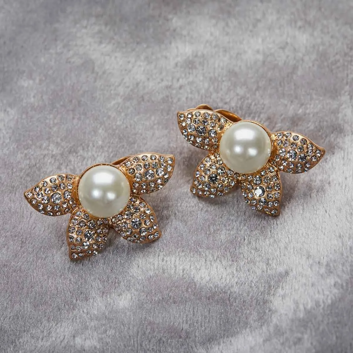 Clip On Pearl Earrings: 1950s Style Pearl And Diamante Flower Clip On Earrings