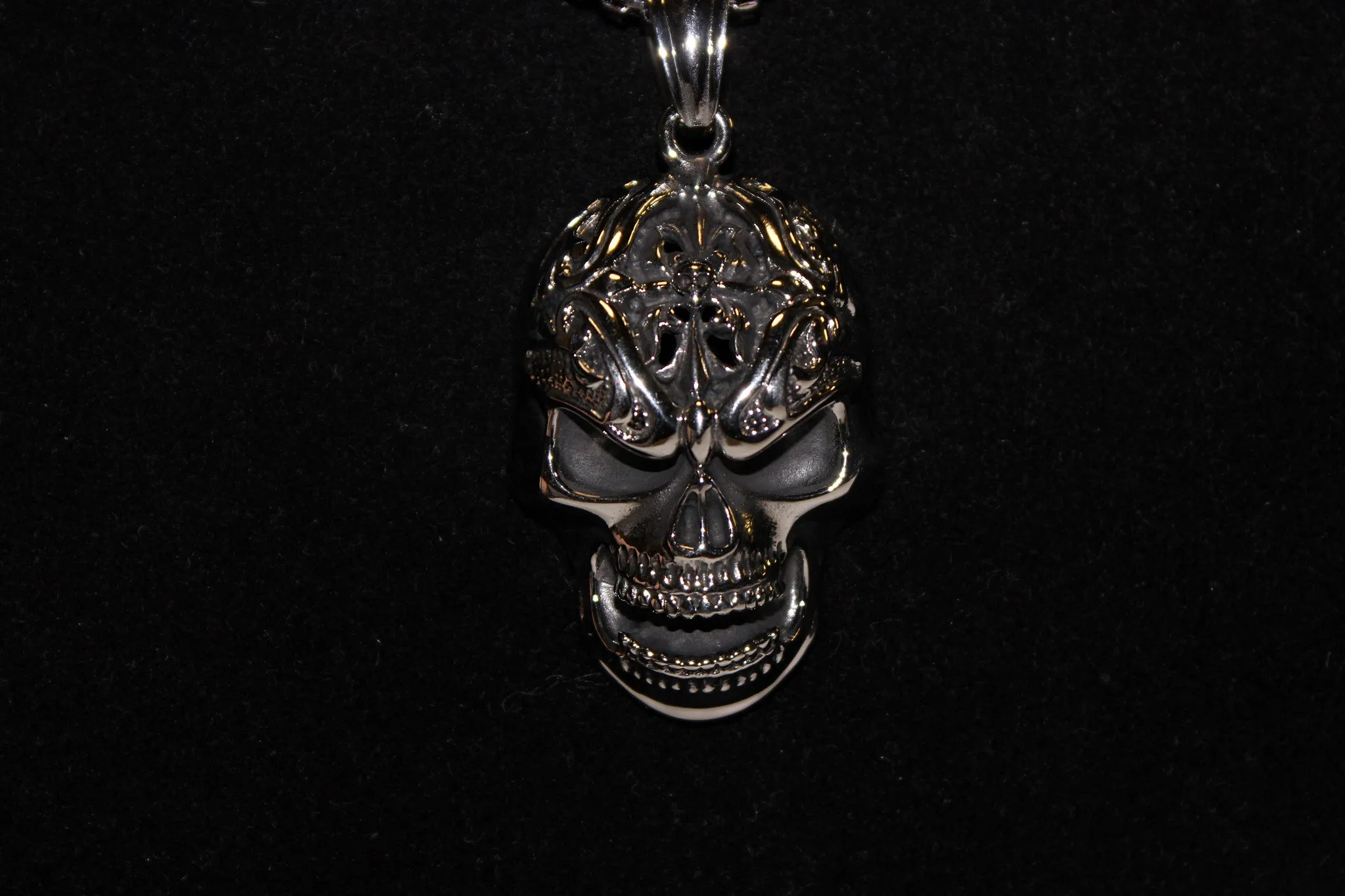 Stainless Steel Large Skull Pendant- UDINC0464